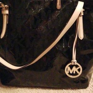 BLACK M.K.PURSE..